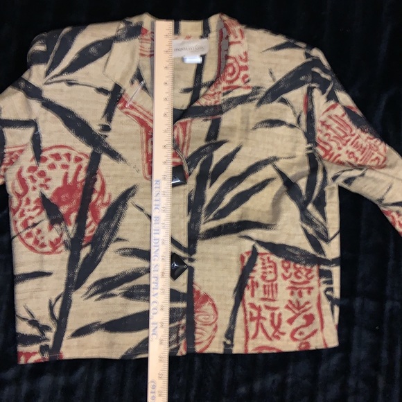 Painted ponies, Asian inspired crop jacket, three button, front, beige red black - Picture 8 of 10